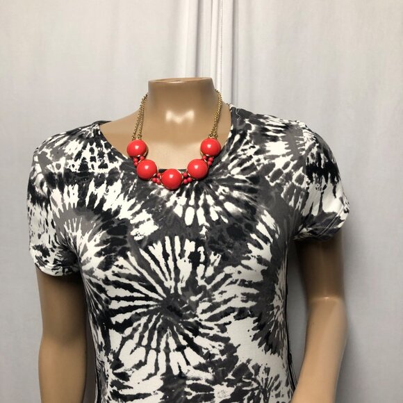 No Boundaries Dress Size Medium 7-9 Black White Tie Dye Soft Knee Length Bodycon - Picture 2 of 9